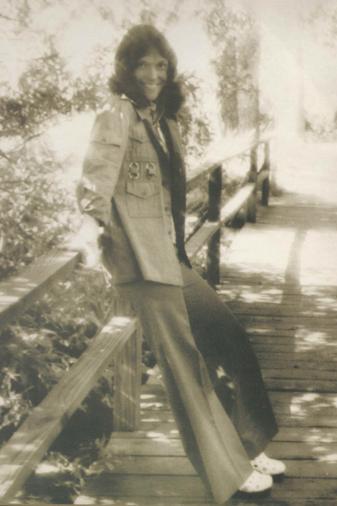 Karen Carpenter album picture highlighting 1970s fashion for fashion blog.
